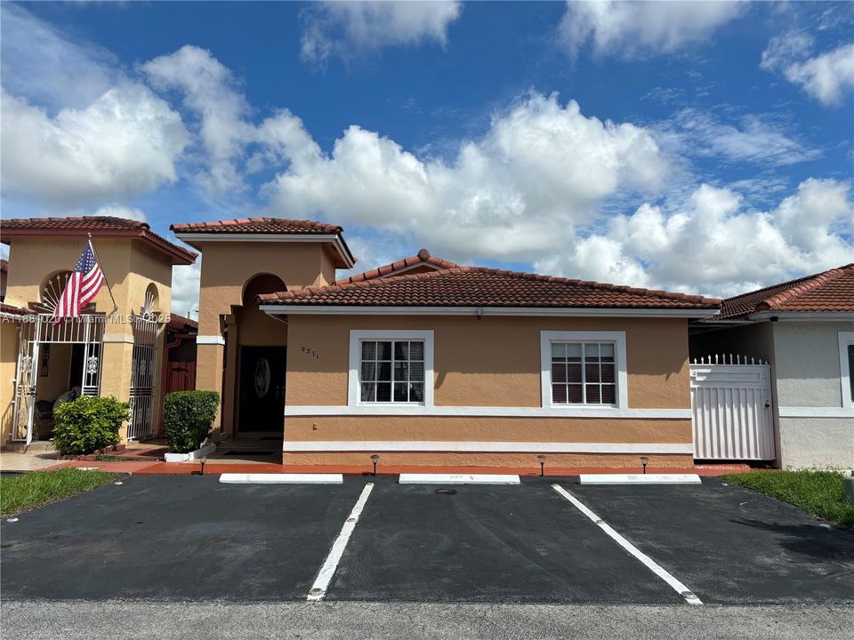 Active With Contract: $480,000 (3 beds, 2 baths, 1240 Square Feet)