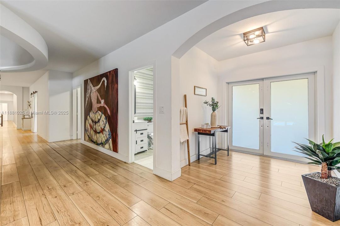 Active With Contract: $2,400,000 (11 beds, 9 baths, 6824 Square Feet)