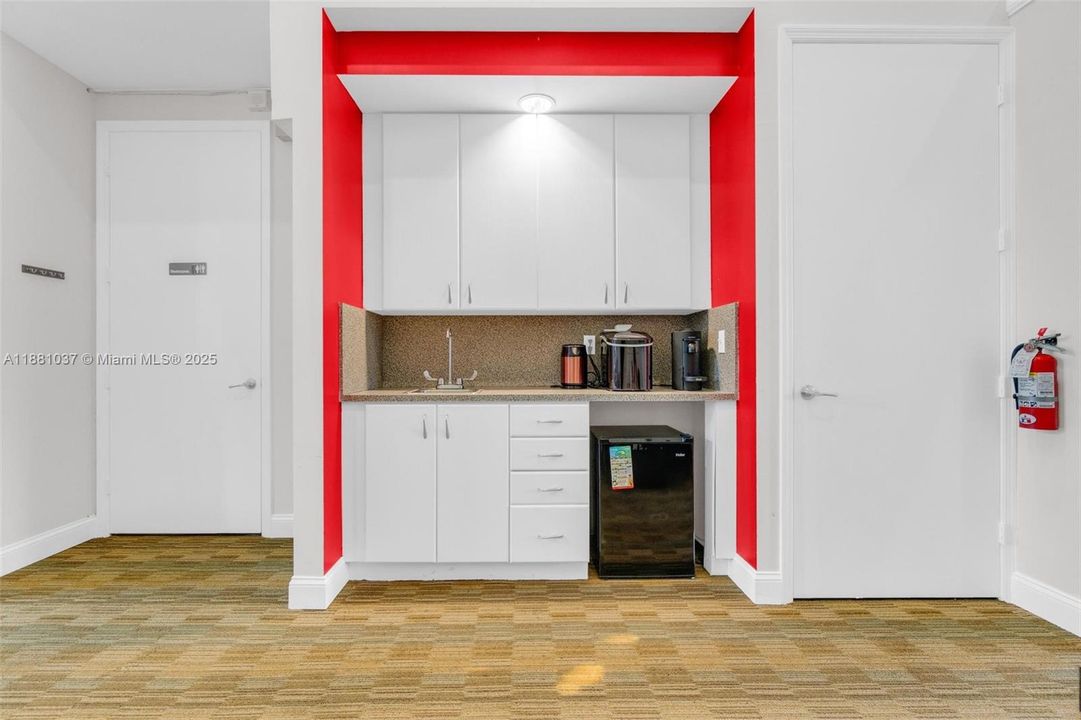 На продажу: $470,000 (0 спален, 0 ванн, 0 Квадратных фут)