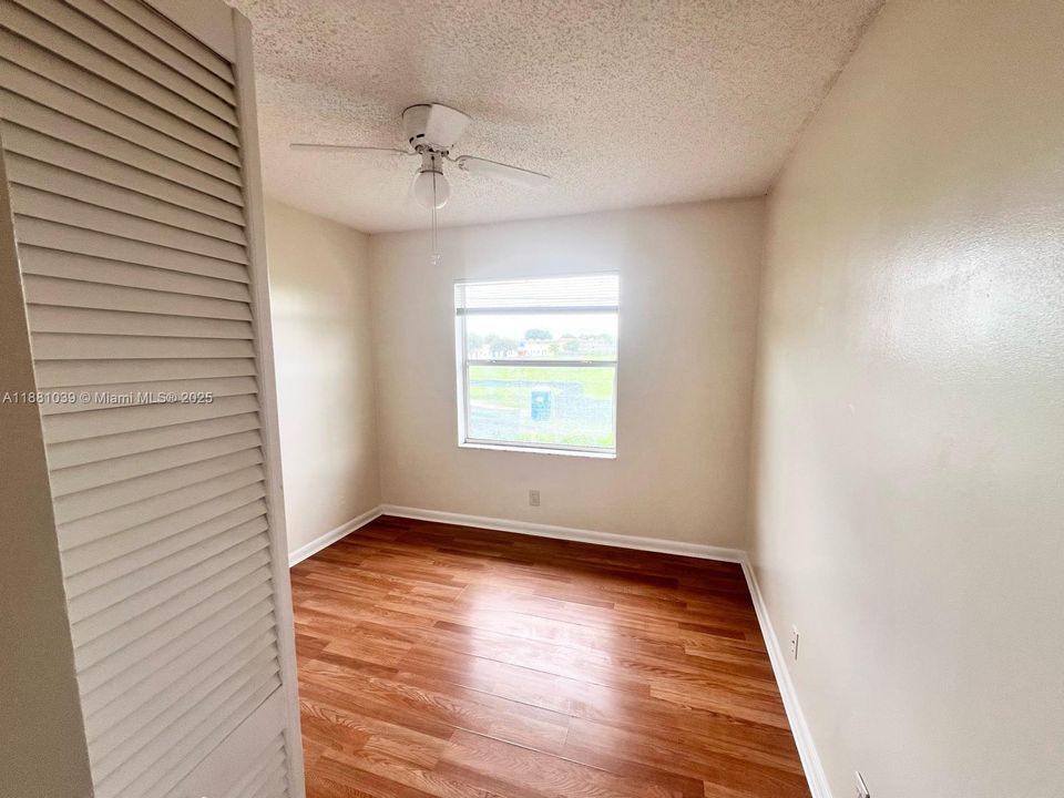 En Venta: $274,900 (3 camas, 2 baños, 1365 Pies cuadrados)