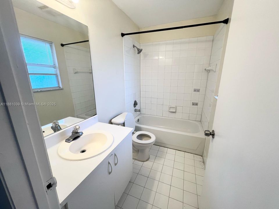 En Venta: $274,900 (3 camas, 2 baños, 1365 Pies cuadrados)