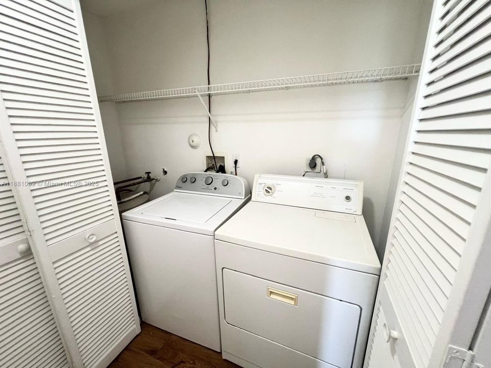 En Venta: $274,900 (3 camas, 2 baños, 1365 Pies cuadrados)