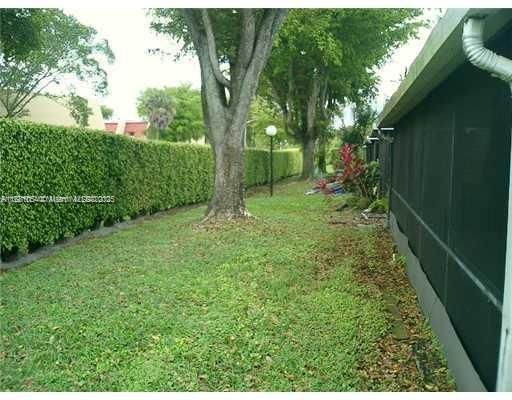 For Sale: $330,000 (2 beds, 2 baths, 1136 Square Feet)