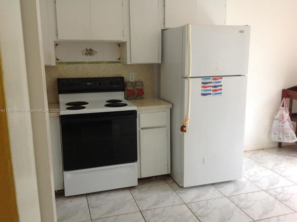 For Sale: $330,000 (2 beds, 2 baths, 1136 Square Feet)