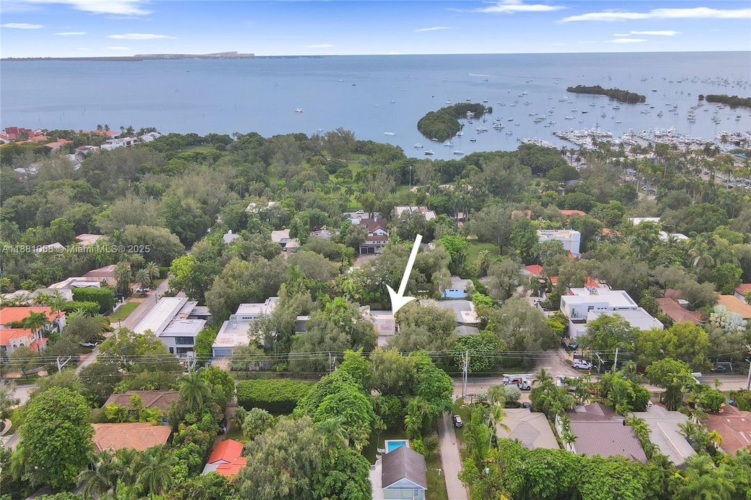 合同活跃: $17,000 (4 贝兹, 3 浴室, 2825 平方英尺)