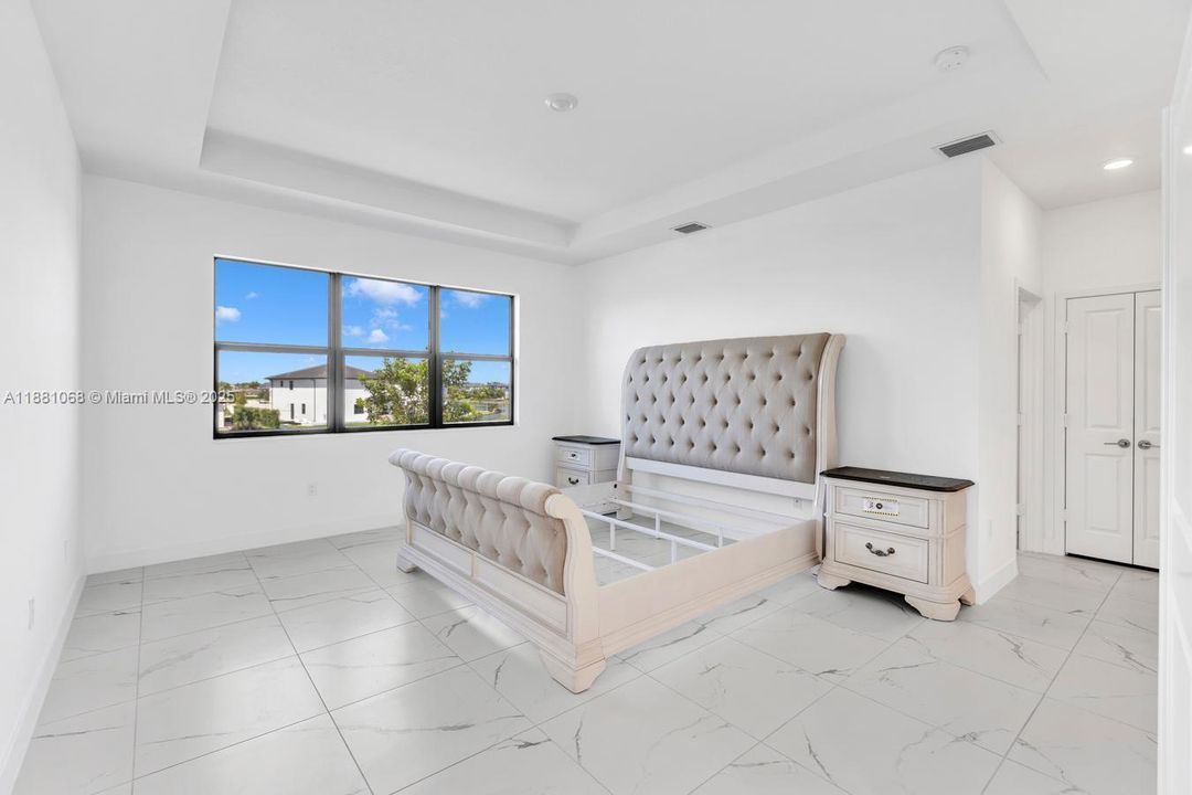 Недавно арендовано: $6,000 (4 спален, 3 ванн, 2704 Квадратных фут)