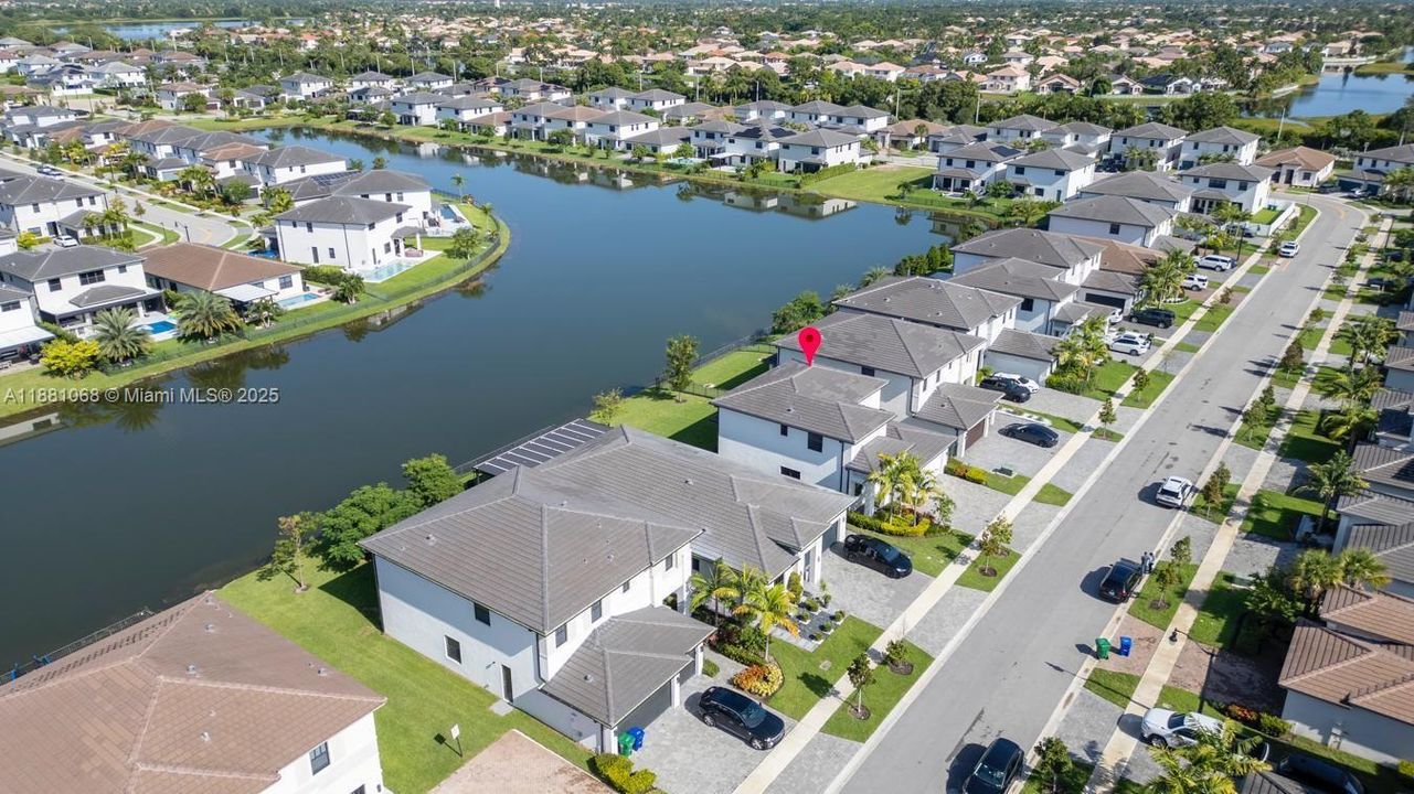 Недавно арендовано: $6,000 (4 спален, 3 ванн, 2704 Квадратных фут)