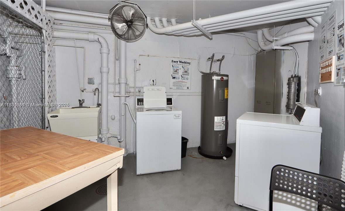 待售: $189,900 (1 贝兹, 1 浴室, 768 平方英尺)