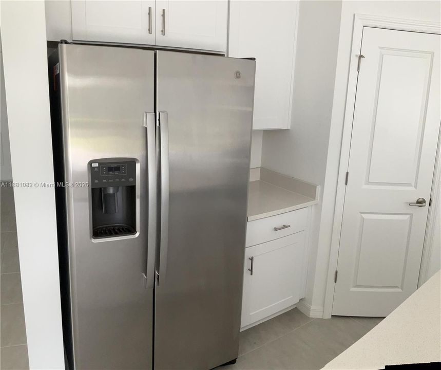 待售: $326,000 (3 贝兹, 2 浴室, 0 平方英尺)