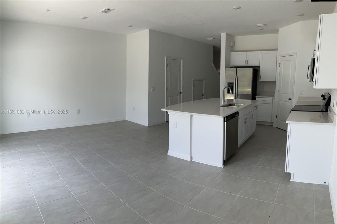 待售: $326,000 (3 贝兹, 2 浴室, 0 平方英尺)