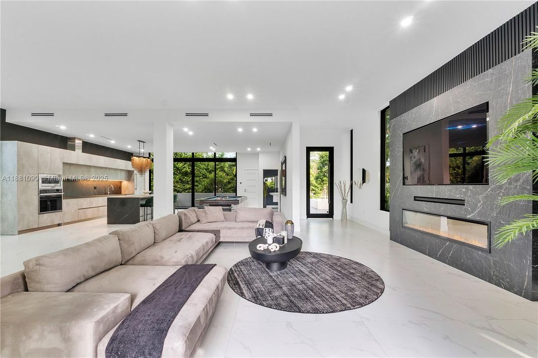 最近租的: $25,000 (4 贝兹, 3 浴室, 2994 平方英尺)