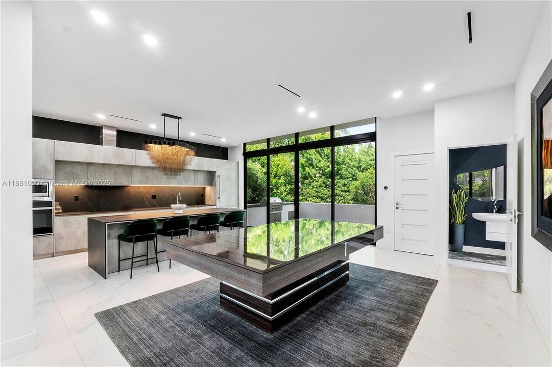 最近租的: $25,000 (4 贝兹, 3 浴室, 2994 平方英尺)