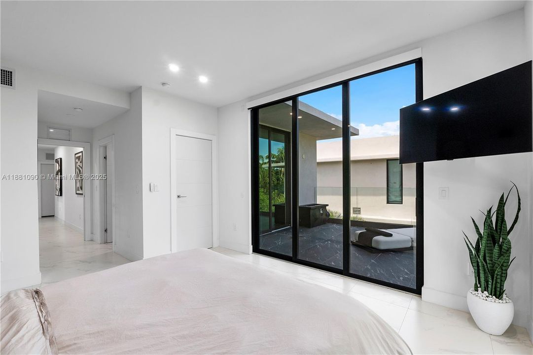 最近租的: $25,000 (4 贝兹, 3 浴室, 2994 平方英尺)