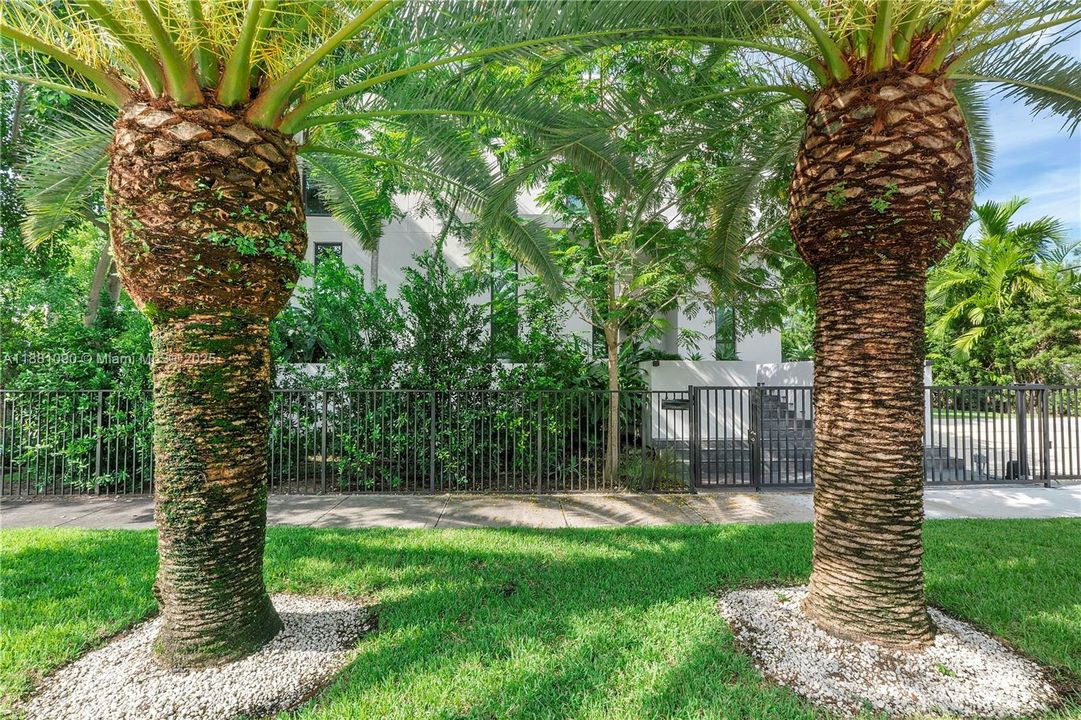 最近租的: $25,000 (4 贝兹, 3 浴室, 2994 平方英尺)