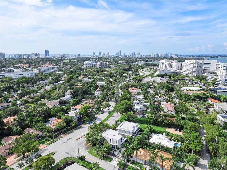 最近租的: $25,000 (4 贝兹, 3 浴室, 2994 平方英尺)