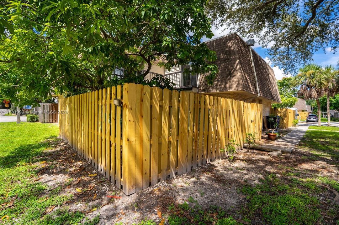 Recently Sold: $220,500 (2 beds, 2 baths, 1530 Square Feet)