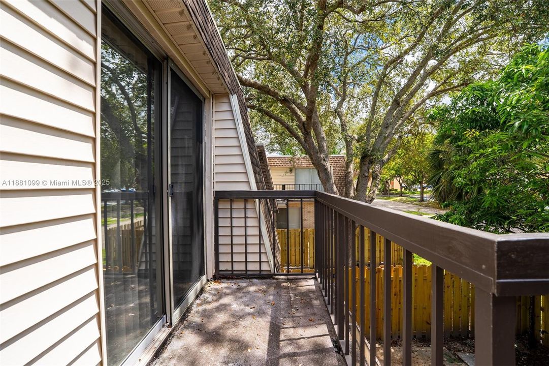 Recently Sold: $220,500 (2 beds, 2 baths, 1530 Square Feet)