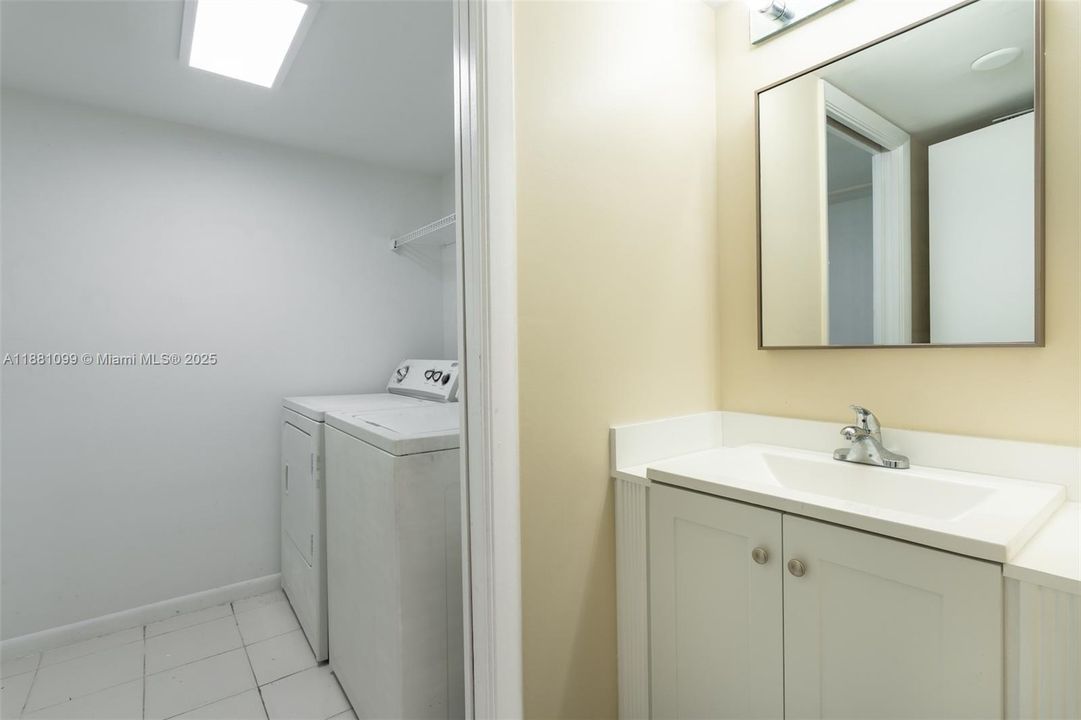 Recently Sold: $220,500 (2 beds, 2 baths, 1530 Square Feet)