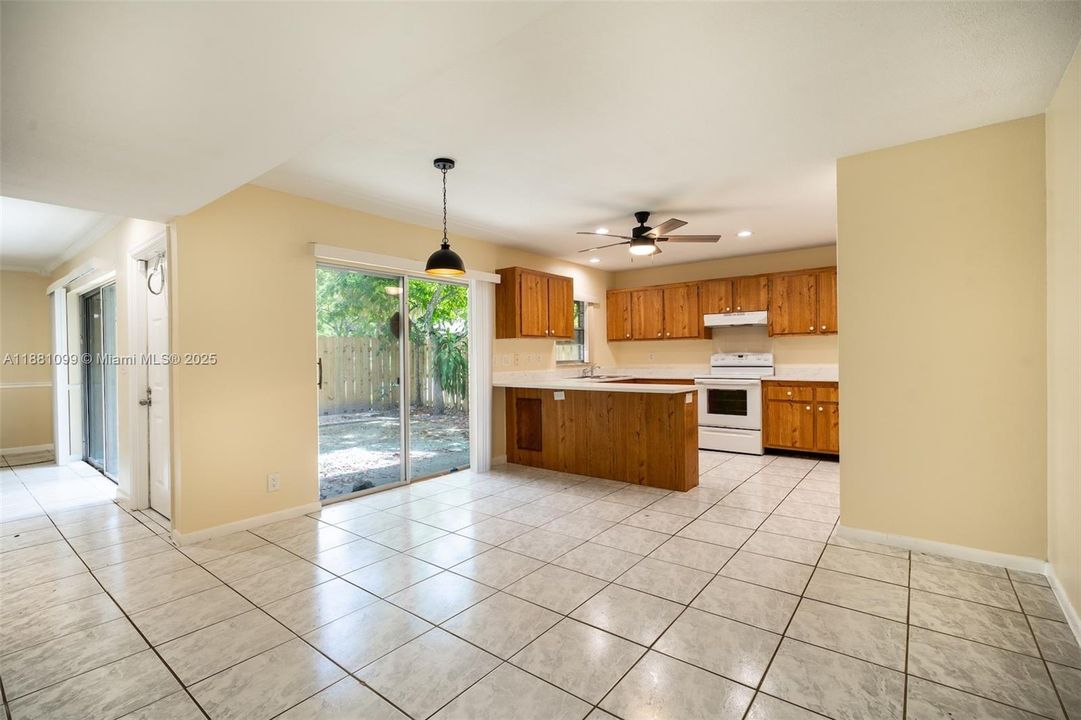 Recently Sold: $220,500 (2 beds, 2 baths, 1530 Square Feet)