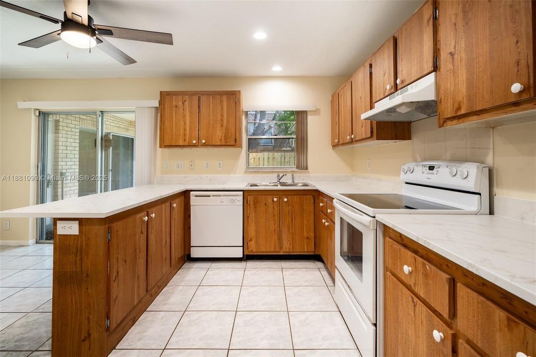 Recently Sold: $220,500 (2 beds, 2 baths, 1530 Square Feet)