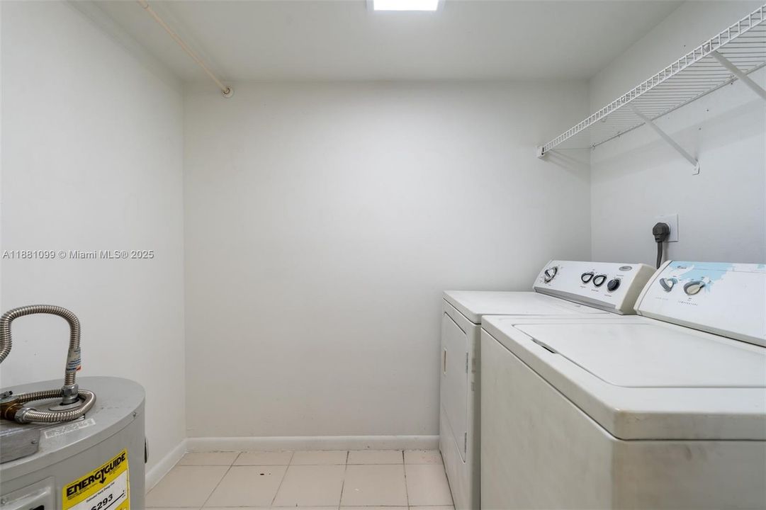 Recently Sold: $220,500 (2 beds, 2 baths, 1530 Square Feet)