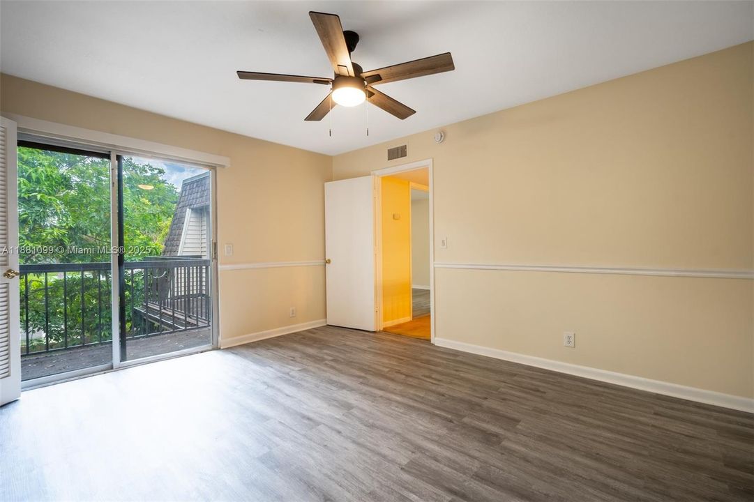 Recently Sold: $220,500 (2 beds, 2 baths, 1530 Square Feet)