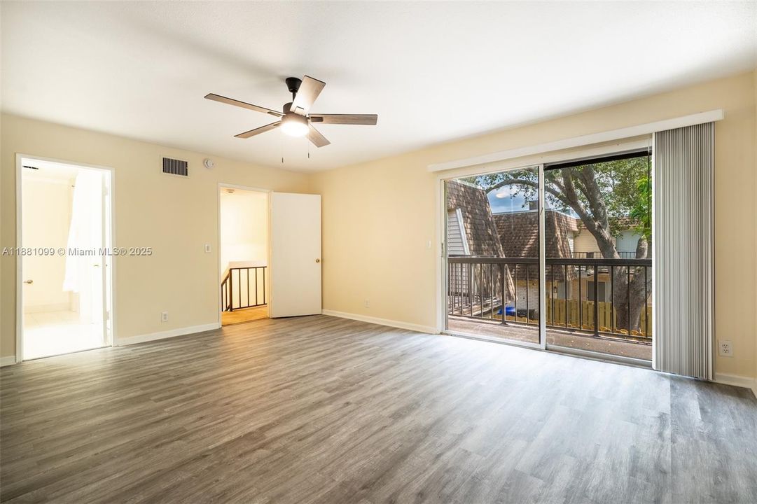 Recently Sold: $220,500 (2 beds, 2 baths, 1530 Square Feet)
