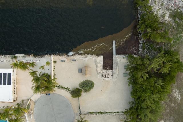 На продажу: $1,300,000 (5 спален, 3 ванн, 2717 Квадратных фут)