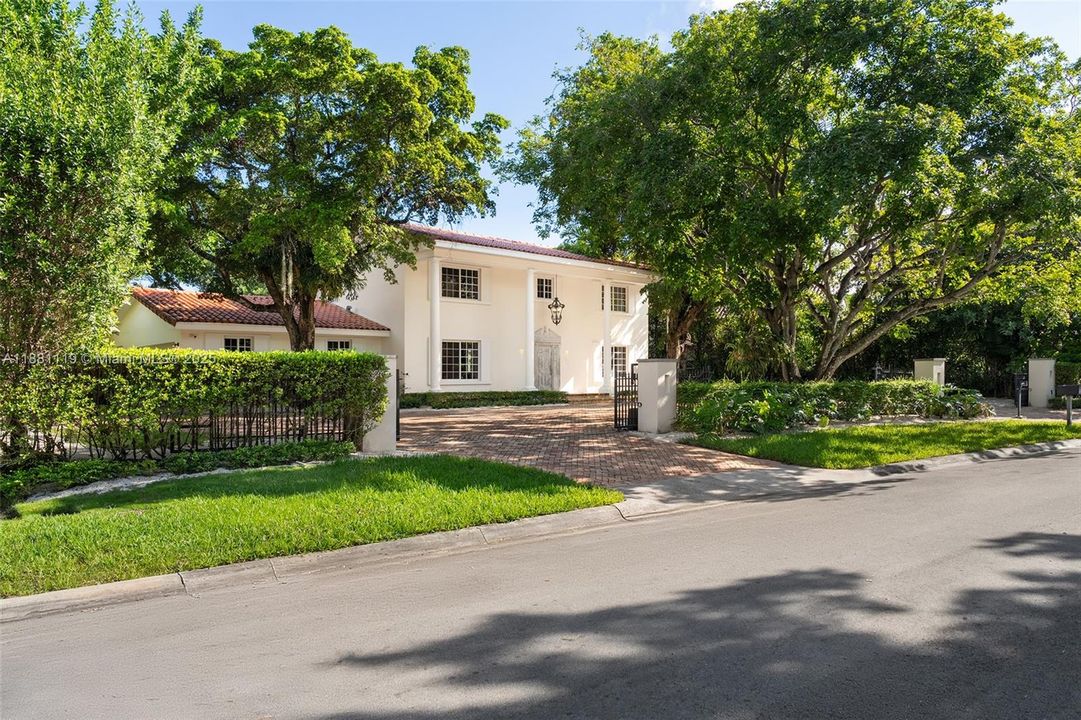 待售: $8,750,000 (4 贝兹, 5 浴室, 3676 平方英尺)