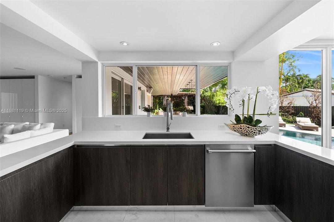 待售: $8,750,000 (4 贝兹, 5 浴室, 3676 平方英尺)