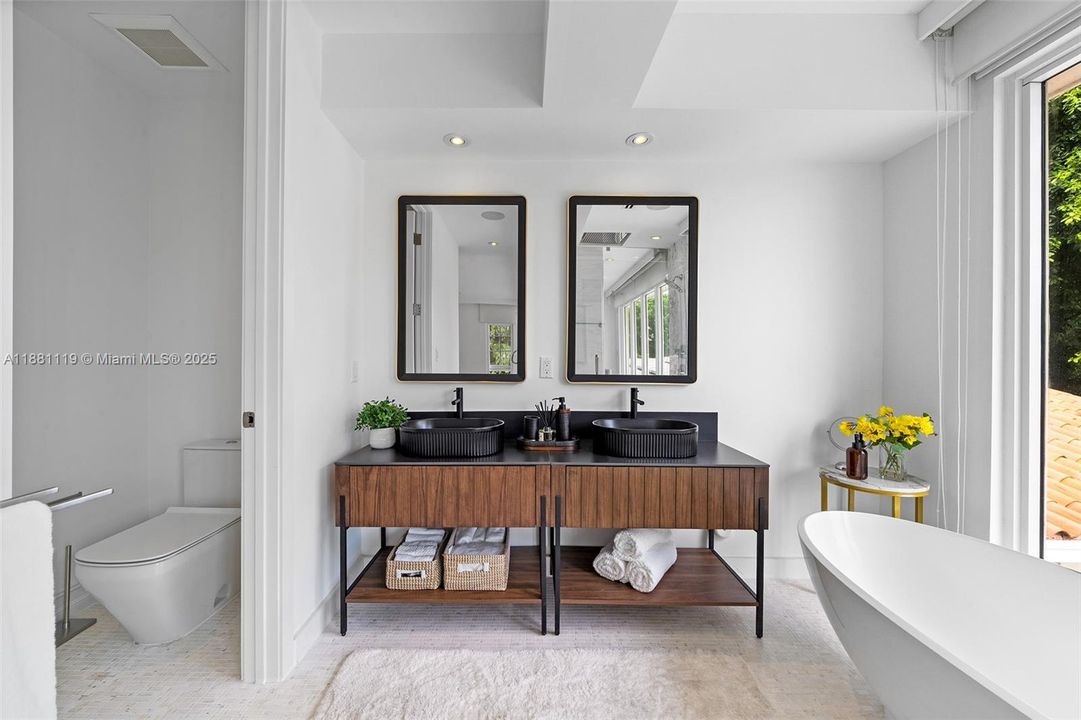 待售: $8,750,000 (4 贝兹, 5 浴室, 3676 平方英尺)