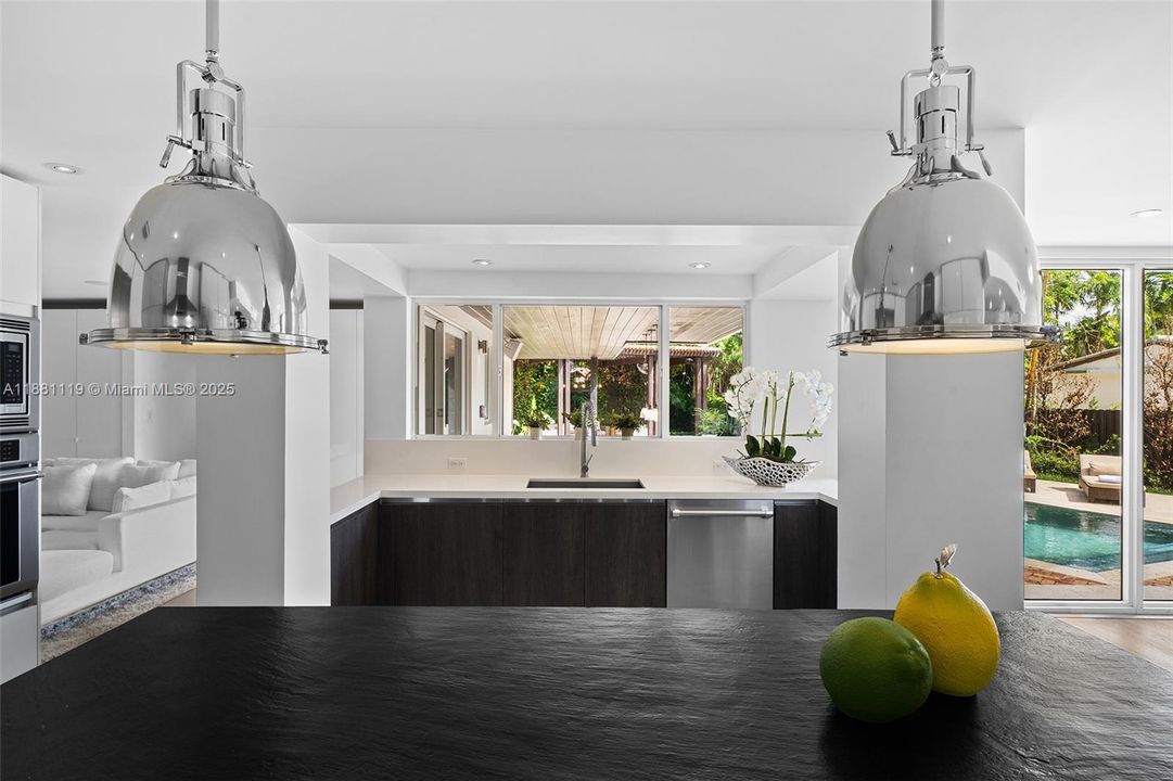 待售: $8,750,000 (4 贝兹, 5 浴室, 3676 平方英尺)