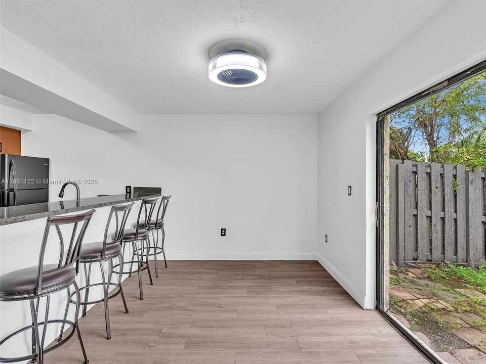 For Sale: $339,900 (3 beds, 2 baths, 1188 Square Feet)