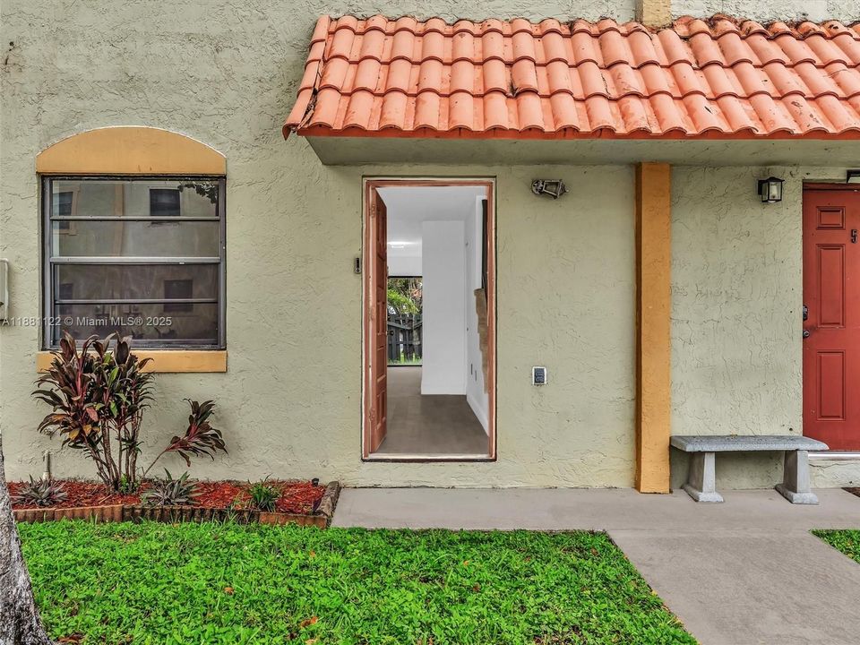 For Sale: $339,900 (3 beds, 2 baths, 1188 Square Feet)