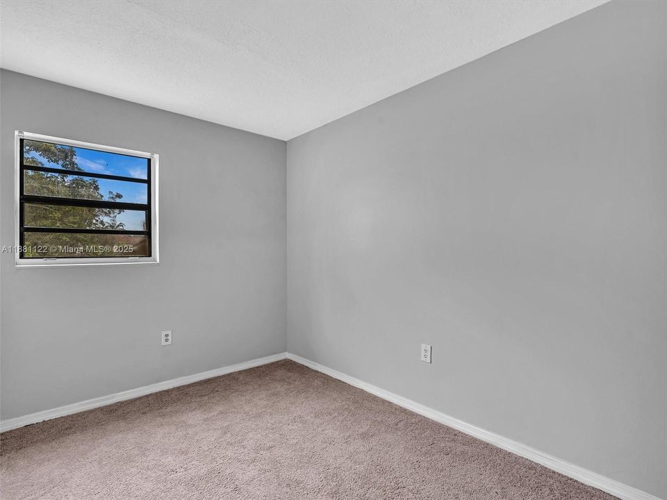 For Sale: $339,900 (3 beds, 2 baths, 1188 Square Feet)