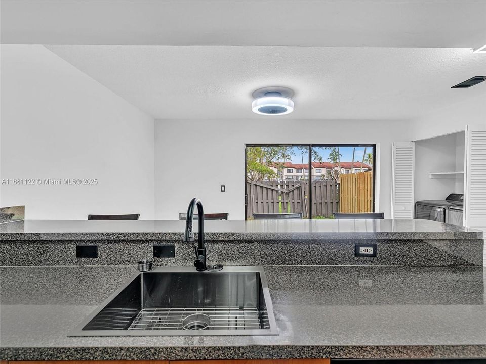 For Sale: $339,900 (3 beds, 2 baths, 1188 Square Feet)