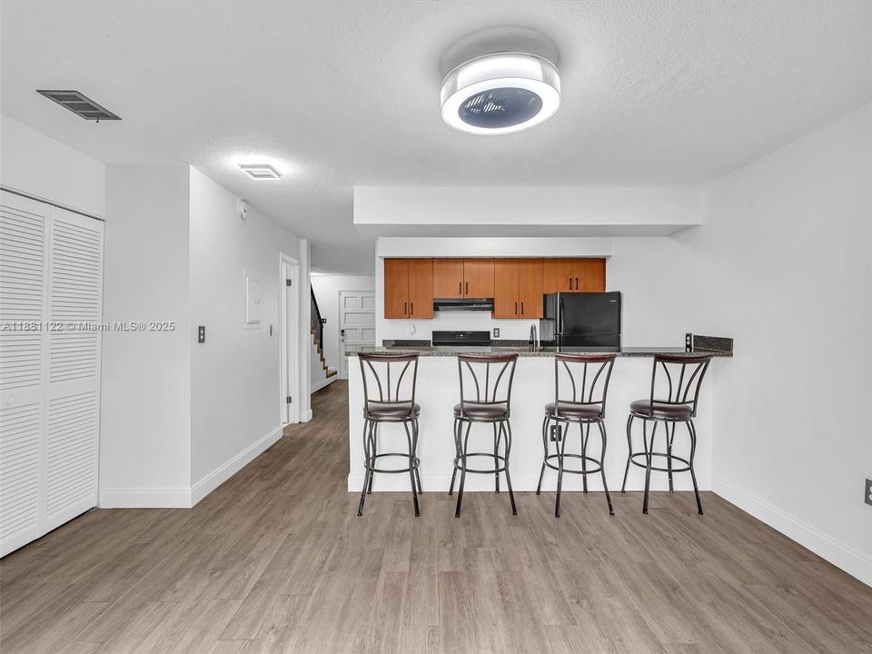 For Sale: $339,900 (3 beds, 2 baths, 1188 Square Feet)