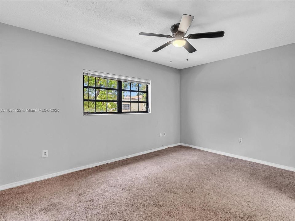 For Sale: $339,900 (3 beds, 2 baths, 1188 Square Feet)