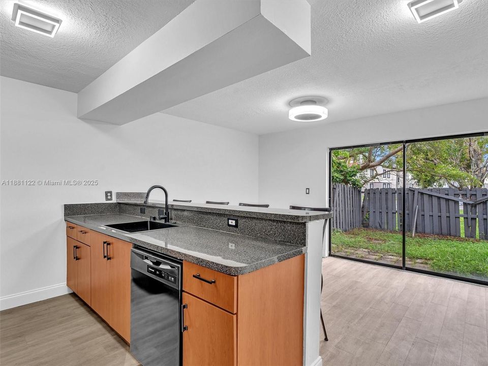 For Sale: $339,900 (3 beds, 2 baths, 1188 Square Feet)