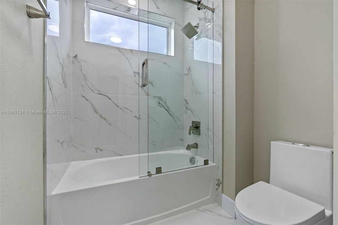 Activo con contrato: $639,900 (5 camas, 3 baños, 0 Pies cuadrados)