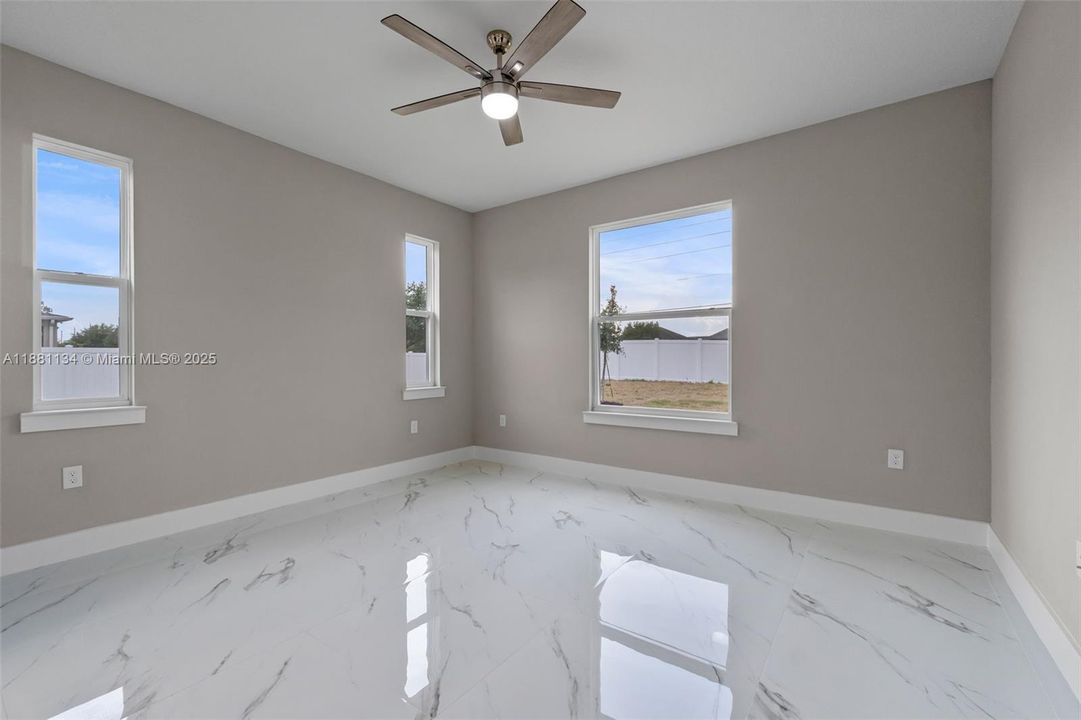 Activo con contrato: $639,900 (5 camas, 3 baños, 0 Pies cuadrados)