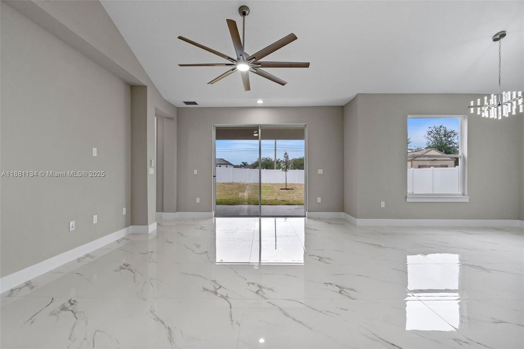 Activo con contrato: $639,900 (5 camas, 3 baños, 0 Pies cuadrados)