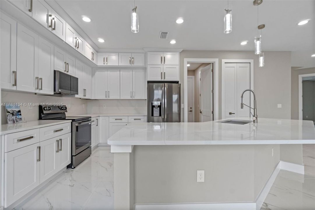 Activo con contrato: $639,900 (5 camas, 3 baños, 0 Pies cuadrados)