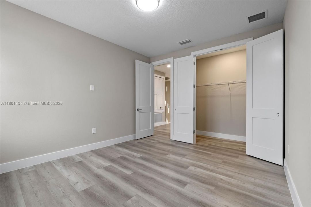 Activo con contrato: $639,900 (5 camas, 3 baños, 0 Pies cuadrados)