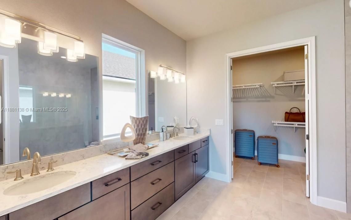 Под контрактом: $699,000 (3 спален, 3 ванн, 0 Квадратных фут)