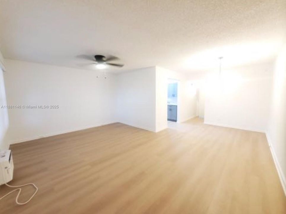 На продажу: $150,000 (1 спален, 1 ванн, 811 Квадратных фут)