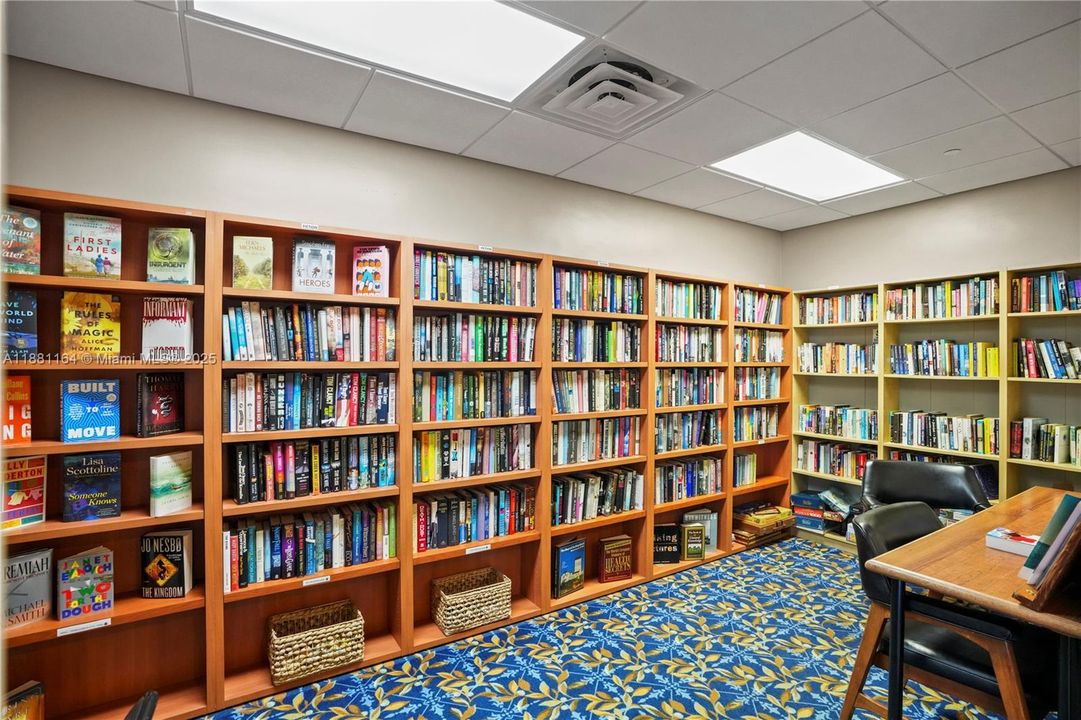 待售: $199,000 (1 贝兹, 1 浴室, 800 平方英尺)