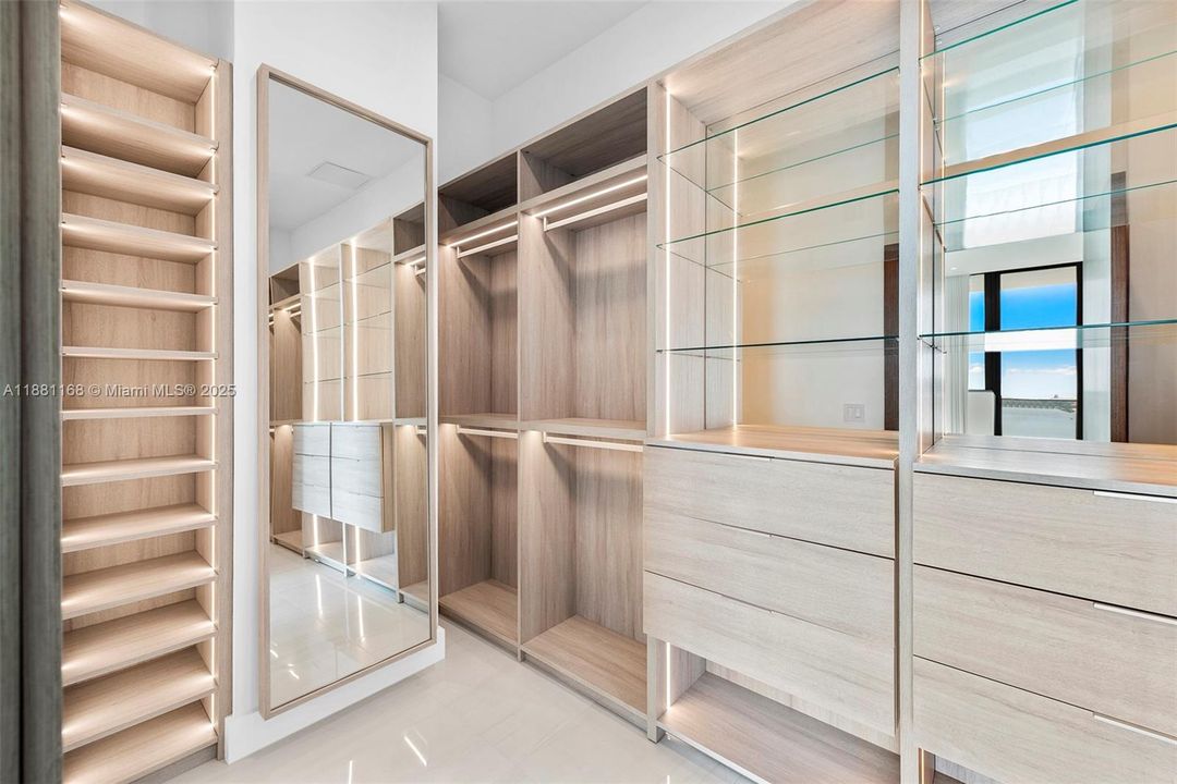 Недавно арендовано: $19,000 (4 спален, 4 ванн, 2792 Квадратных фут)