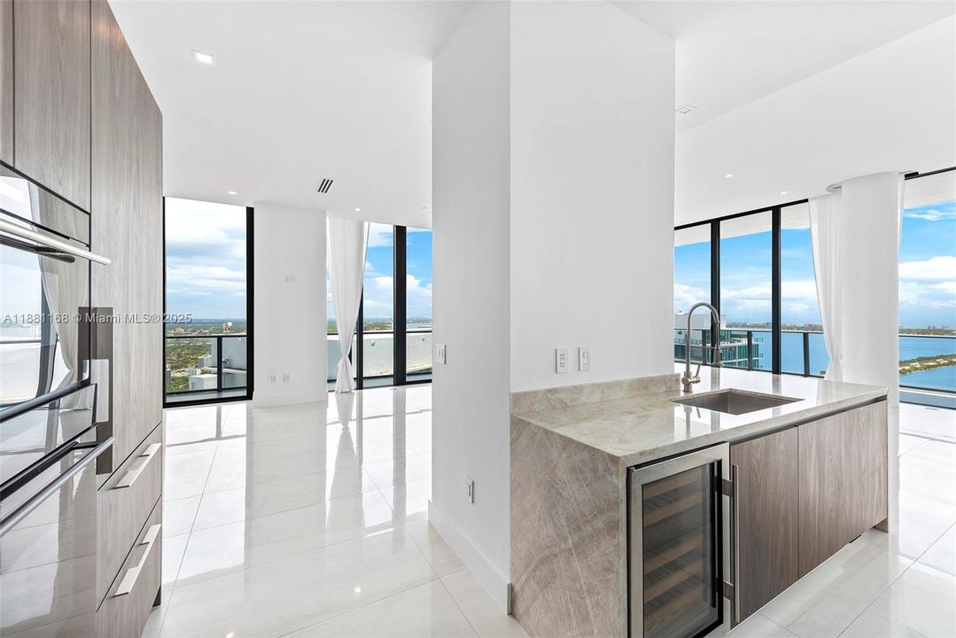 Недавно арендовано: $19,000 (4 спален, 4 ванн, 2792 Квадратных фут)