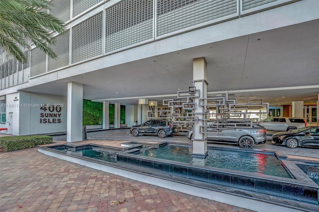 For Sale: $1,300,000 (3 beds, 3 baths, 1687 Square Feet)